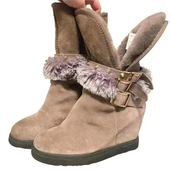 Australia Luxe Hatchet Wedge Suede Shearling Faux Rabbit Fur Boot Size: 8 - Picture 1 of 12